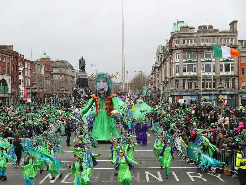 Lễ diễu hành vào ngày thánh Patrick trên đường phố Dublin, Ireland (nguồn ảnh: PA Wire)