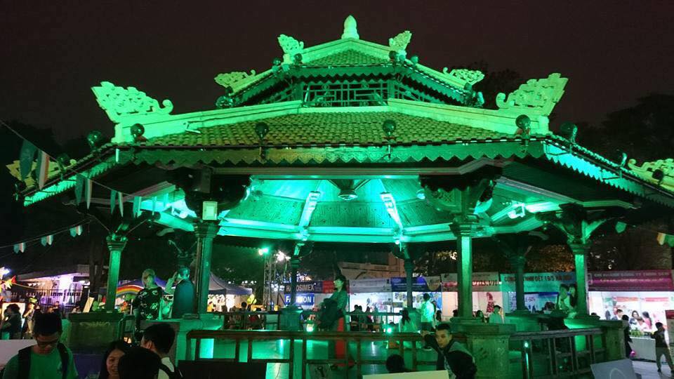 Năm 2017, Hà Nội trở thành quốc gia đầu tiên ở Đông Nam Á tham gia Chiến dịch Nhuộm xanh Toàn cầu nhân dịp Quốc khánh Ireland, với Nhà Bát giác tại Công viên Lý Thái Tổ 'nhuộm xanh' vào ngày Thánh Patrick 17/3.