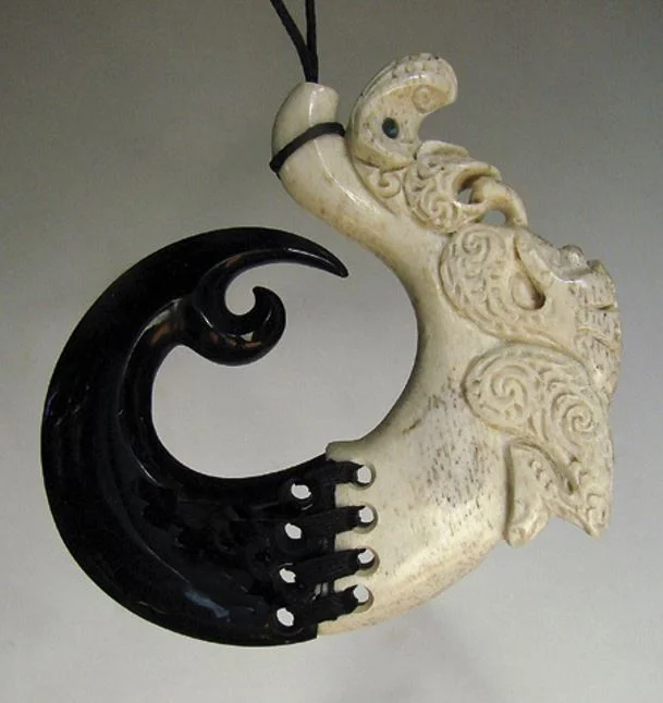 Bone and pakohe hei matau Māui