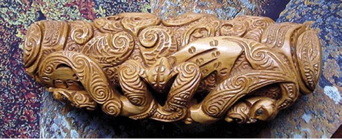 A koauau carved in maire, an extremely hard wood