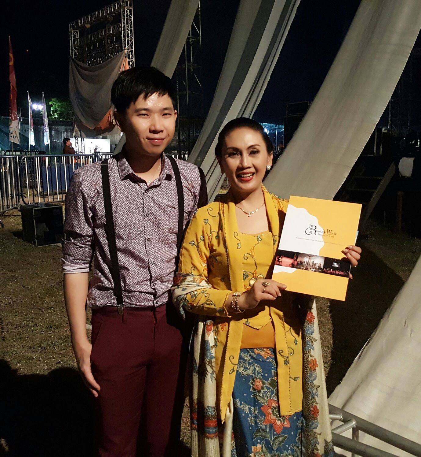 SIPA_Neil Chua with Event Director Dra. R. Ay. Irawati Kusumorasri, M. Sn