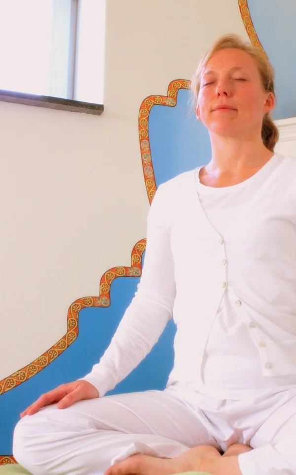ylvymeditatie-600x961.jpg