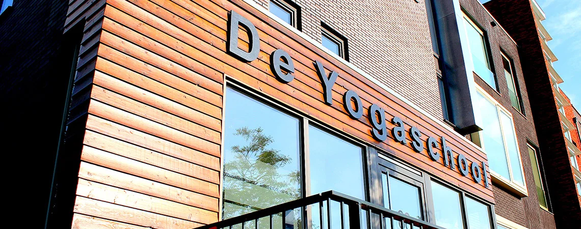 Yogaschool Lonnekerspoorlaan gevel.jpg