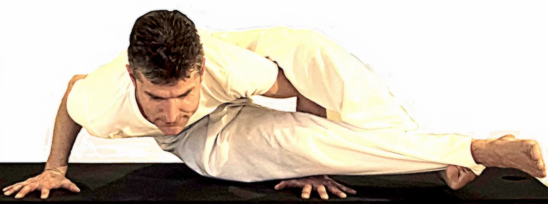 Yogaschoolashtavakra.jpg