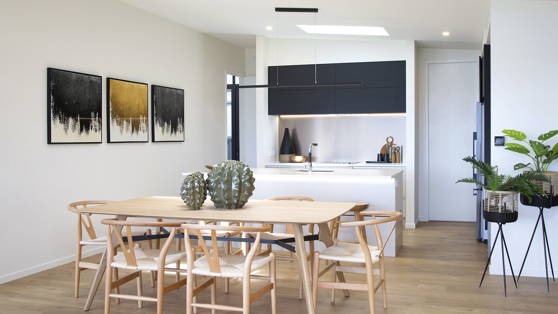 Contemporary living room interior by Allure Interiors Angela Wynne Interior Designer