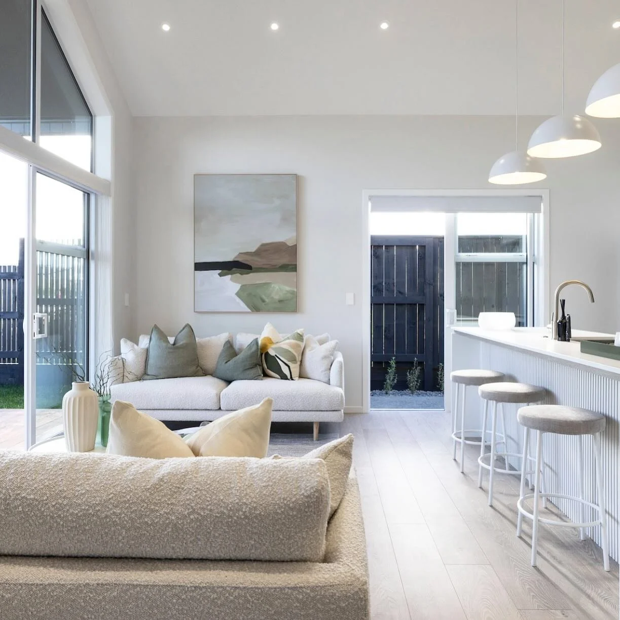 Fresh Interior Hues 
#allureicc #interiordesigner

#interiorstyling #interior #interiordesign #interiordesign #nzhomes #nzinteriordesign #homeliving #architecture #furniture #designinterior #nzdesigner