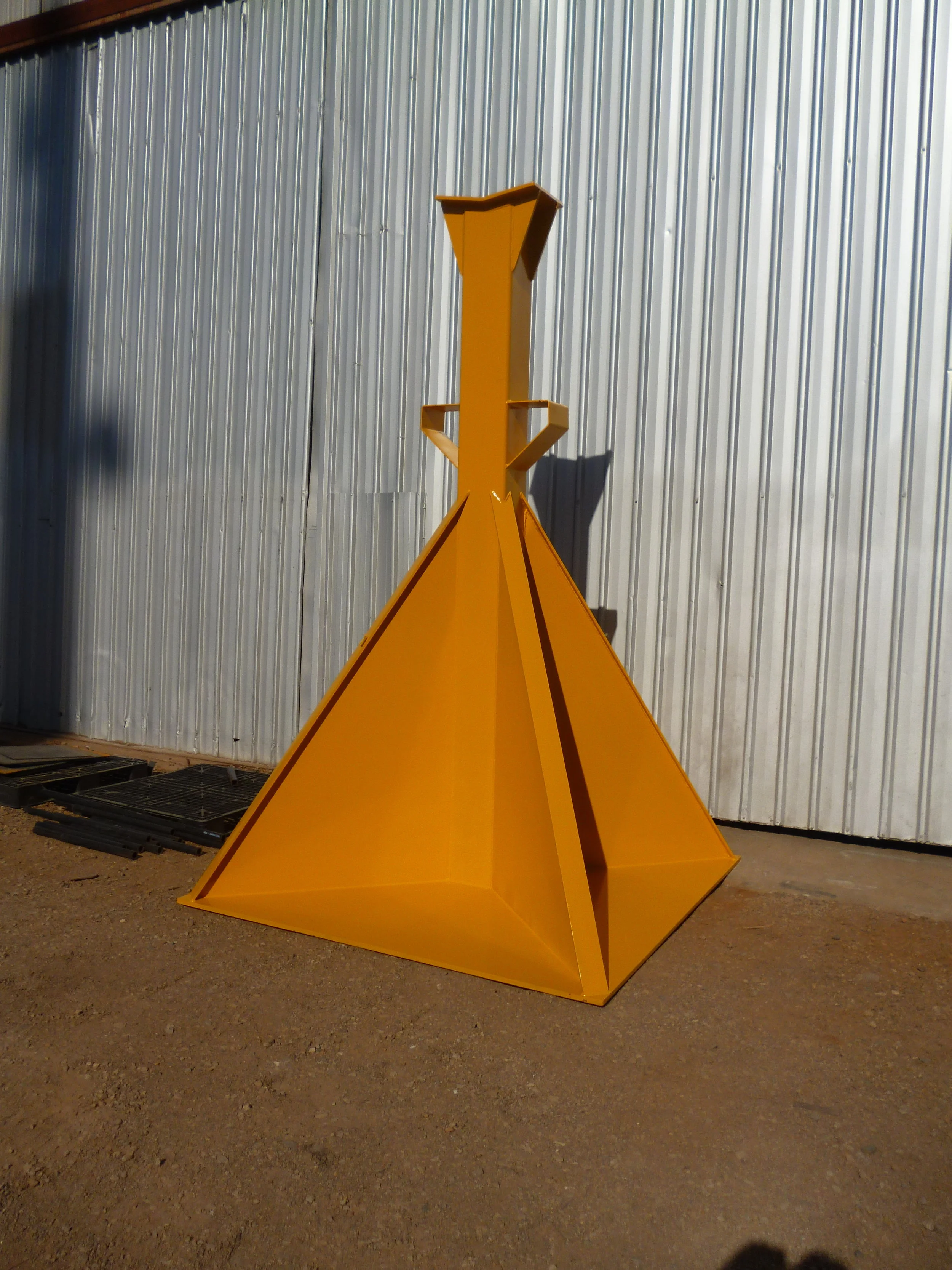 Heavy Duty Machinery Stand