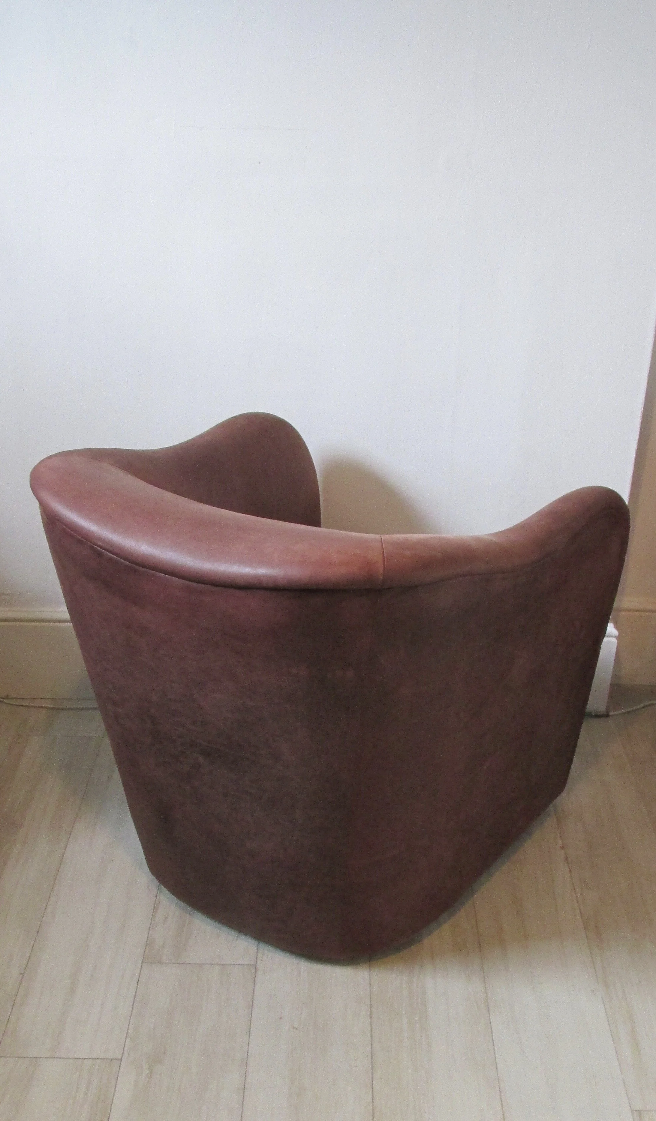 postmodern-leather-club-chair-american_0.jpeg