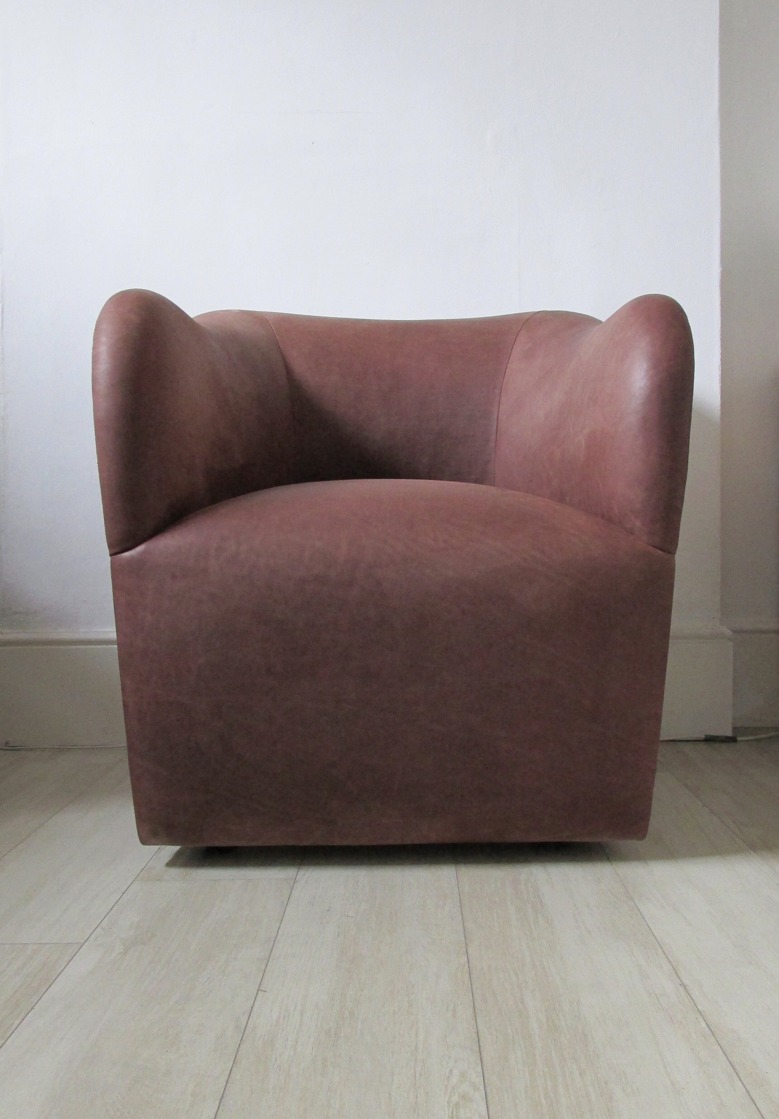 postmodern-leather-club-chair-american_0.jpeg