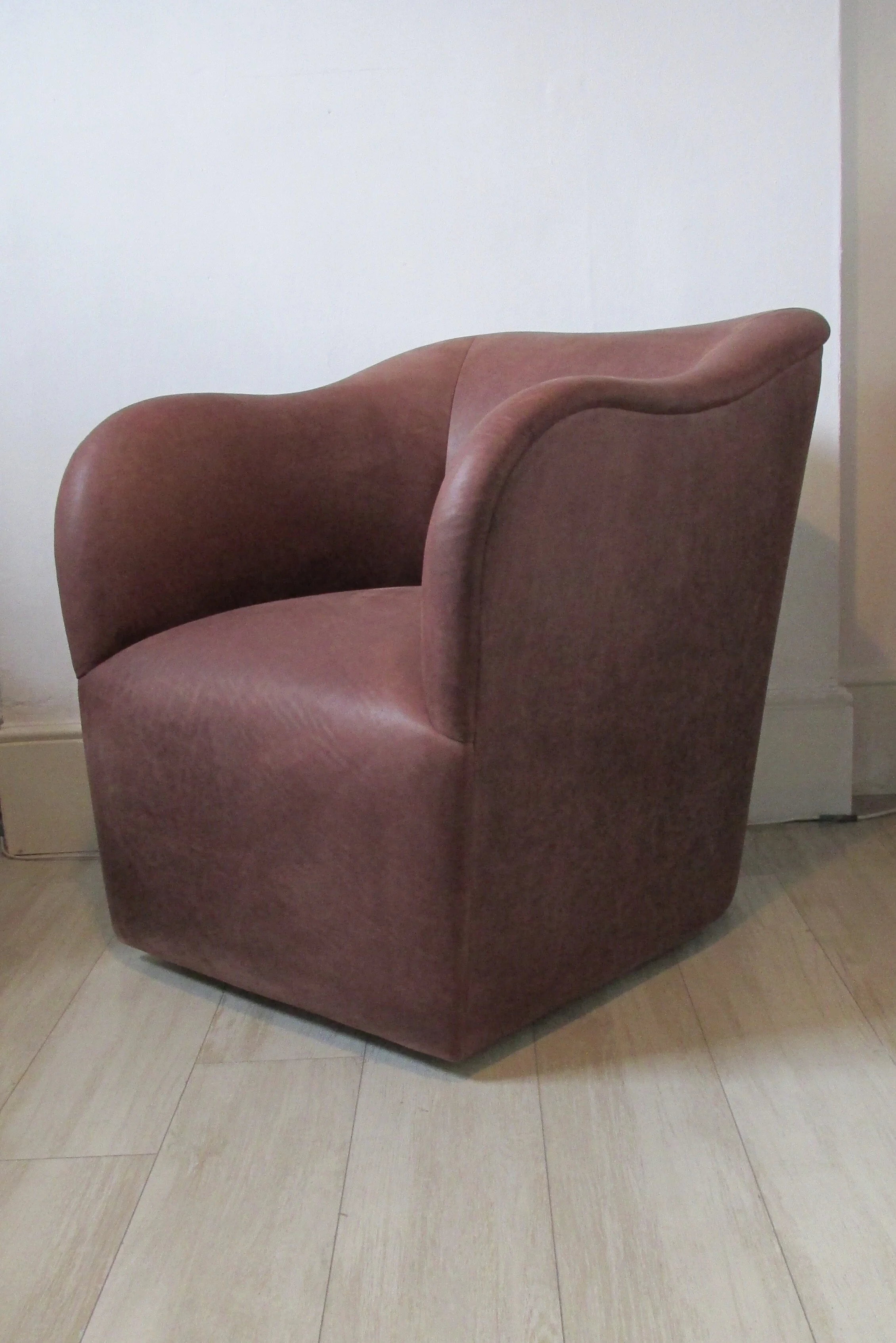 postmodern-leather-club-chair-american_0.jpeg