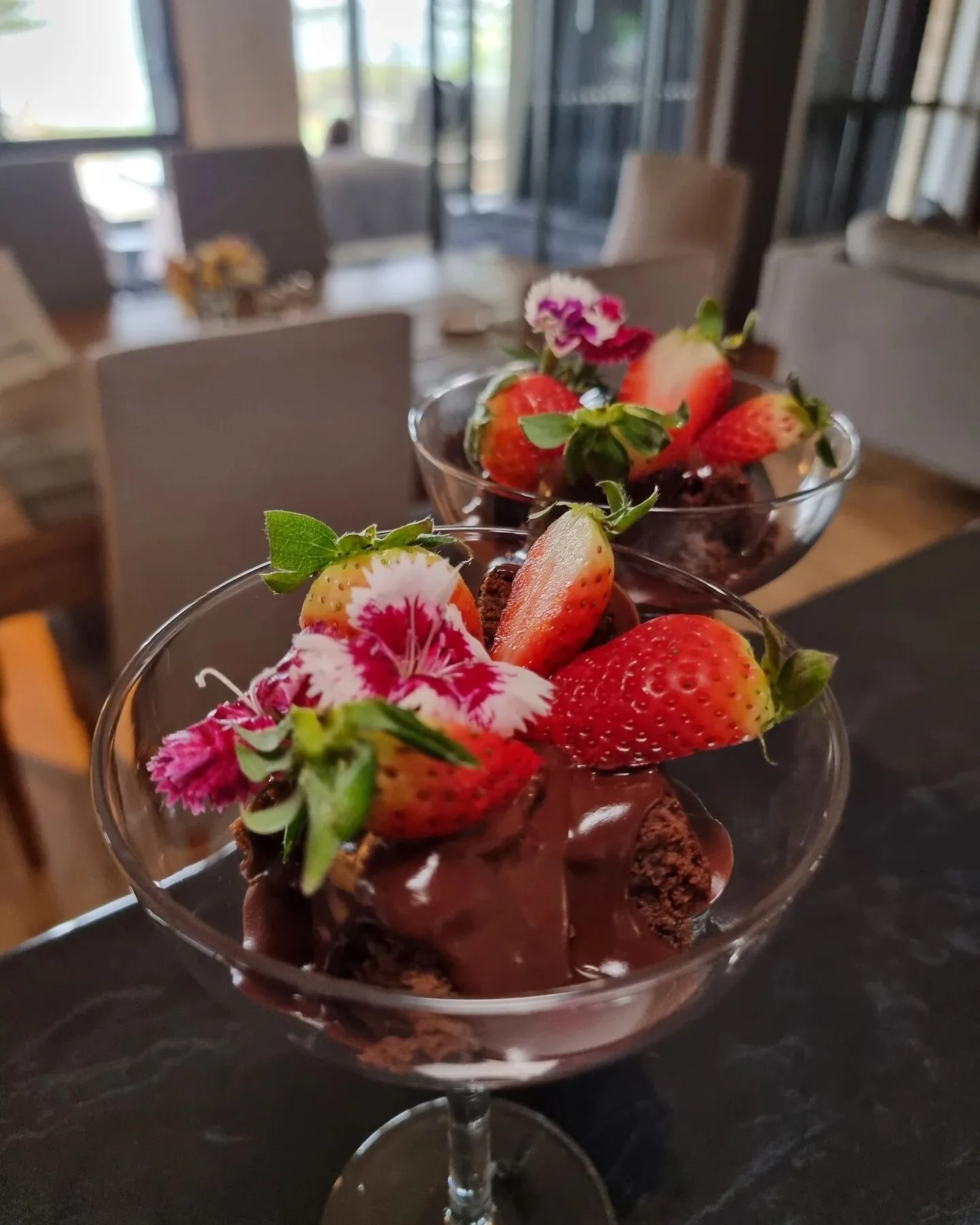 Tonight's dessert on retreat, chickpea chocolate brownie with vegan chocolate mousse 🤤 #vegandessert #homecooking #nourishyourself