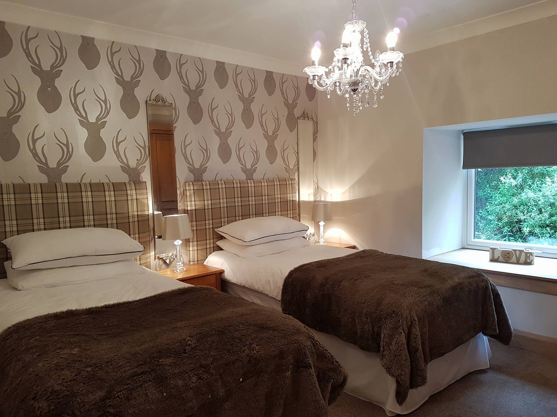 The Armoury Holiday Home Glenfinnan Twin Bedroom