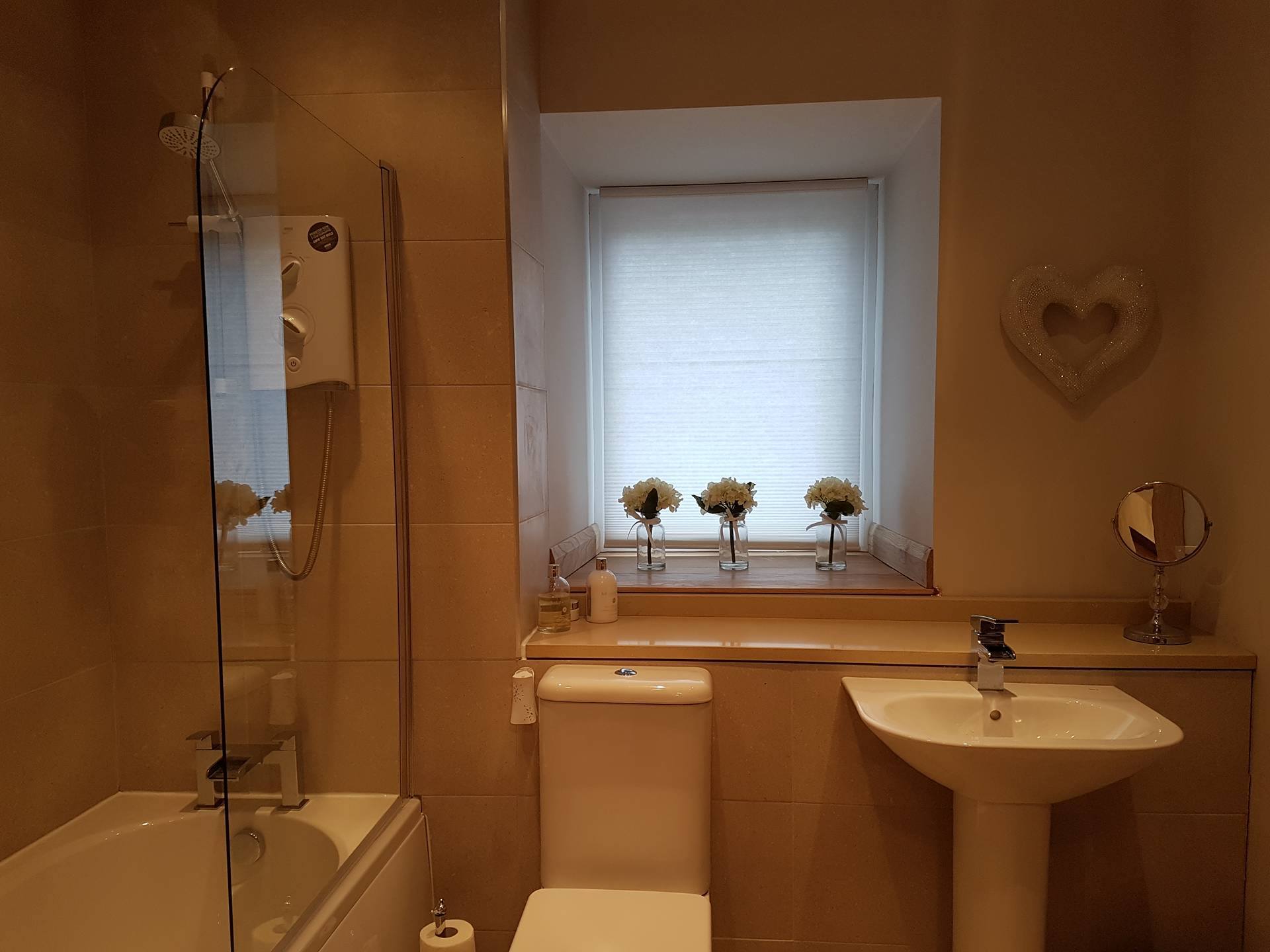 The Armoury Holiday Home Glenfinnan Bathroom Shower