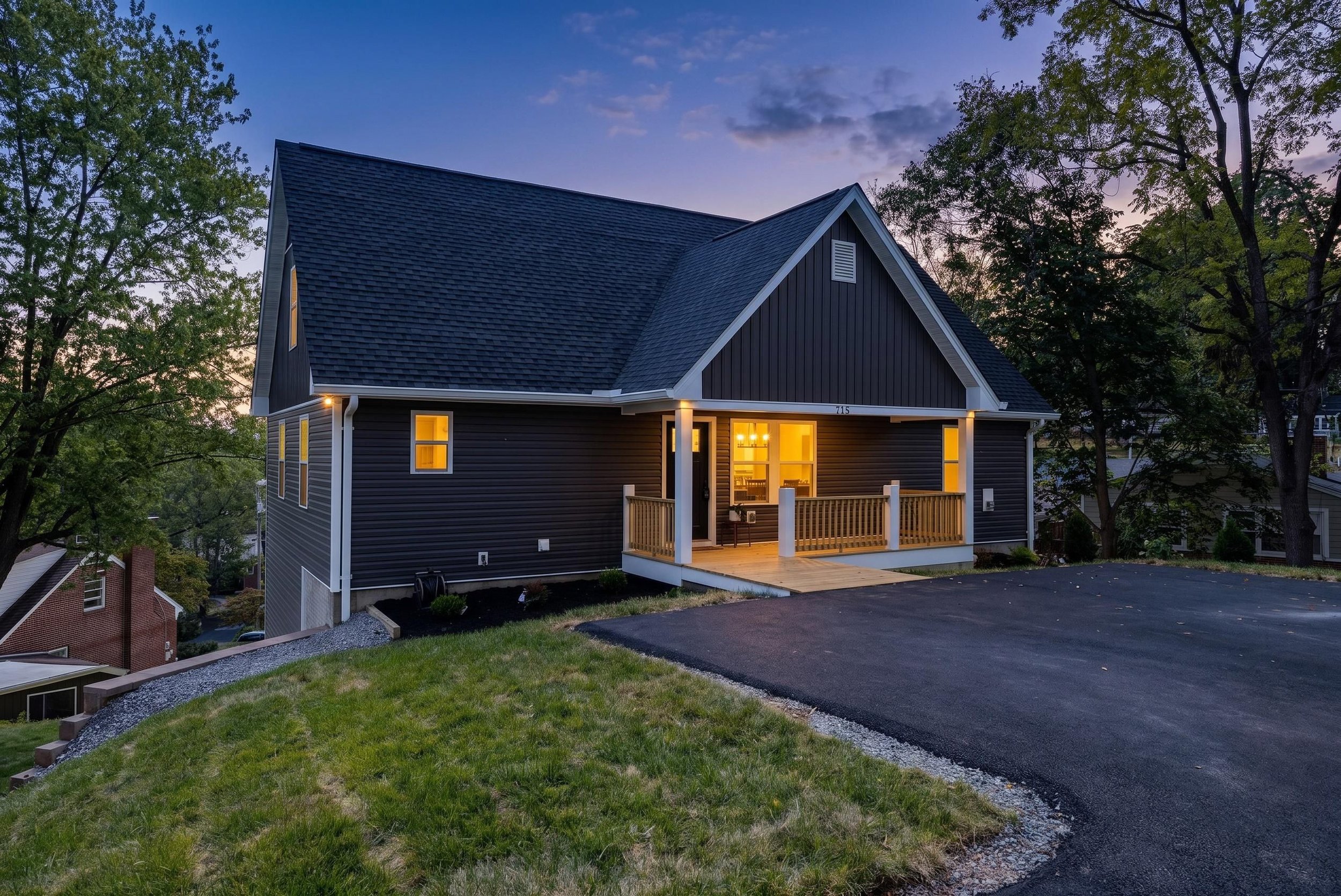 715 Hillcrest Dr-1062.jpg