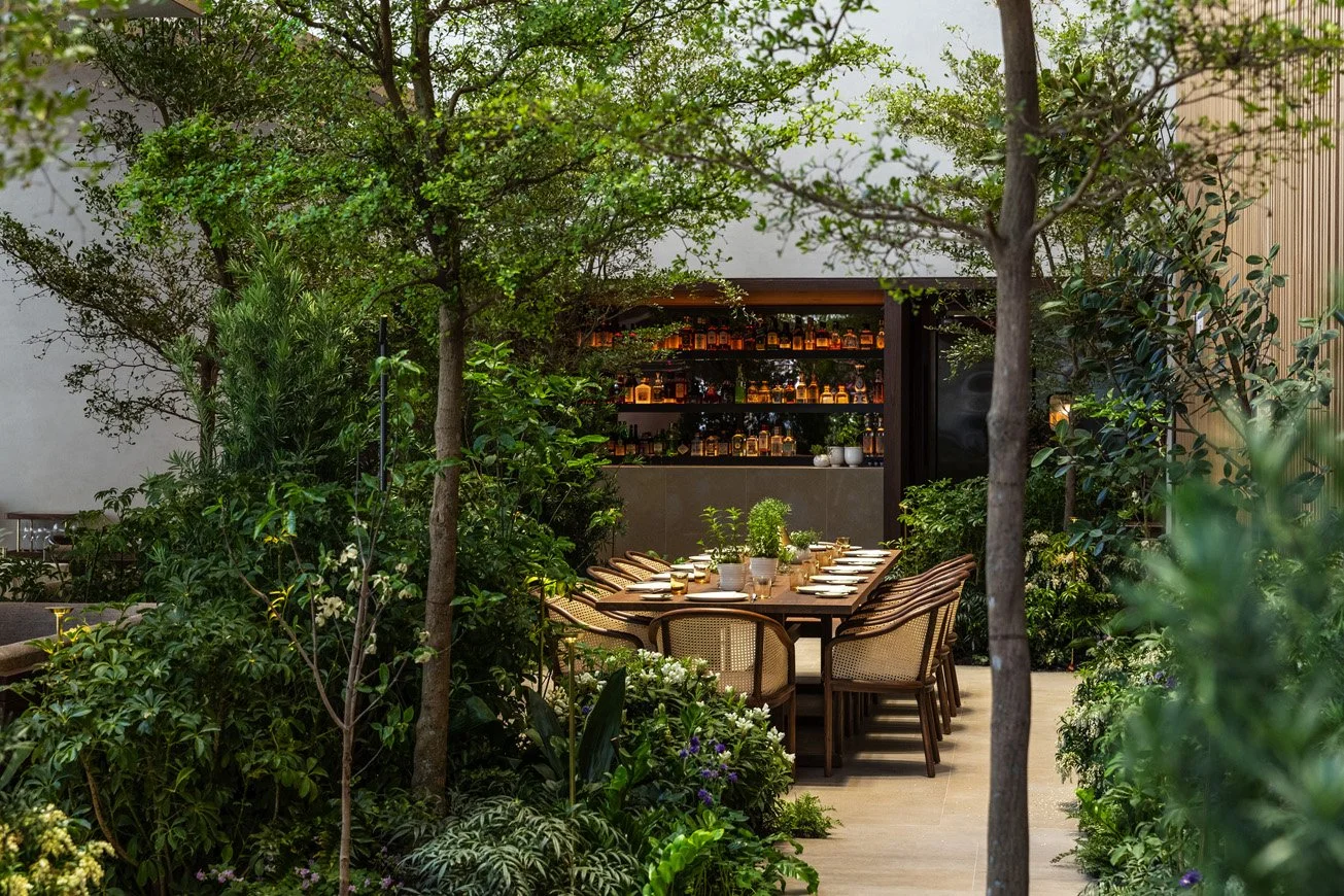 Le Pavillon_Garden Table-1_5.17.21_Thomas Schauer.jpg