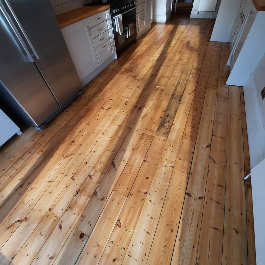 Sanding the kitchen in this Victorian house in Charlton which was extended at some point.

Lovely open kitchen with a large window/door at the bottom let's in so much light and really shows off the floor

Sanded and Lacquered using a satin matt finis