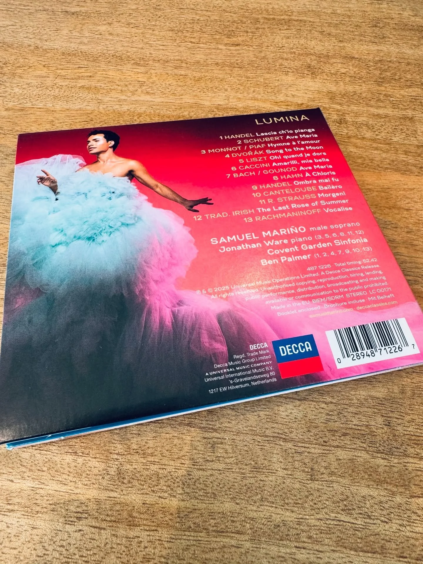 🎧 Congratulations @samuel_marinob for your beautiful album Lumina. We loved being a part of it. @conductorben @deccaclassics. #samuelmariano #samuelmarianooficial #lumina #coventgardensinfonia