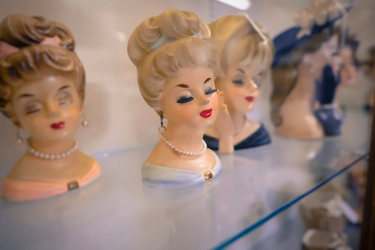 Antique Ladies. (click to enlarge)