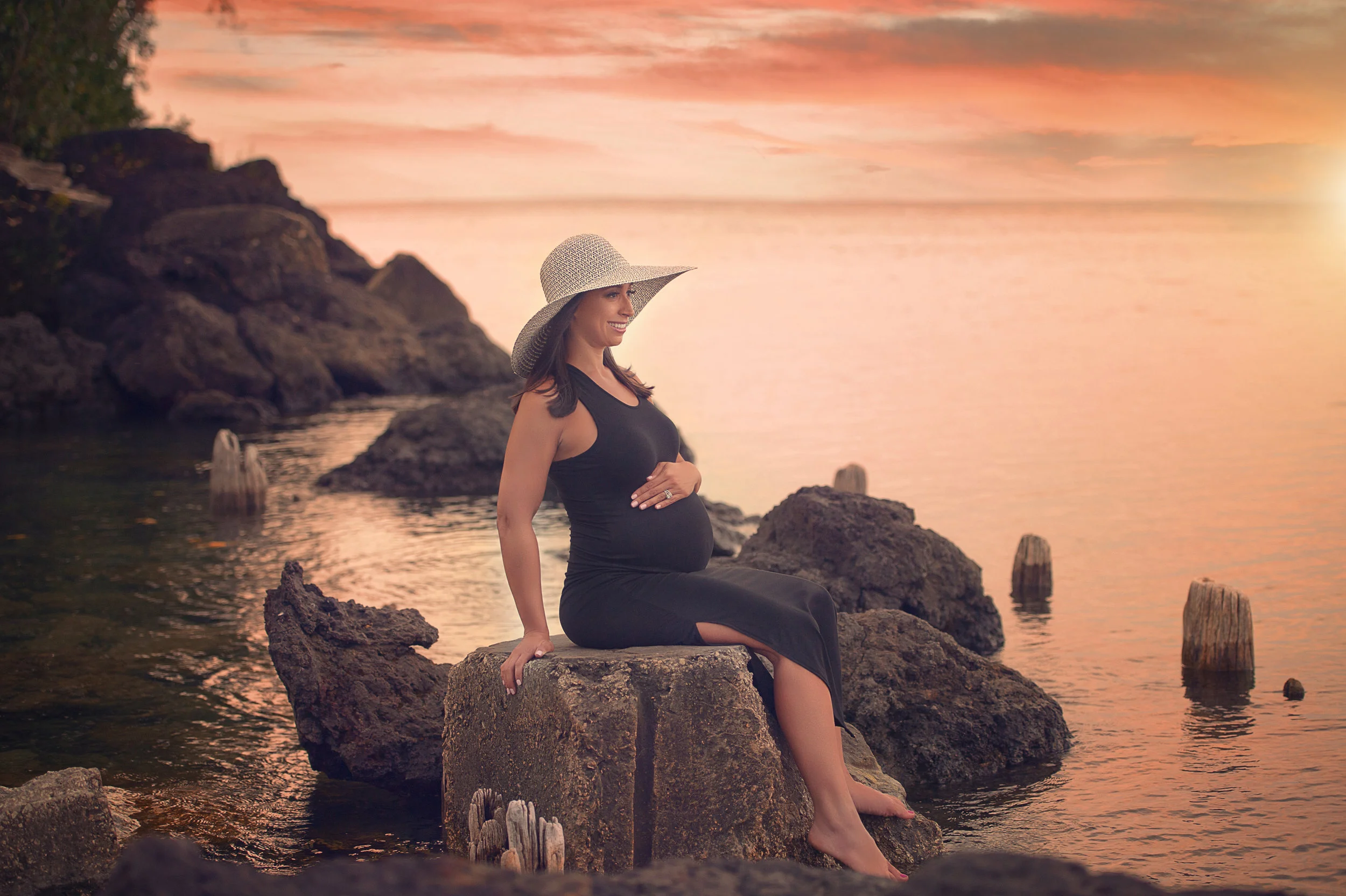 Outdoor maternity photography