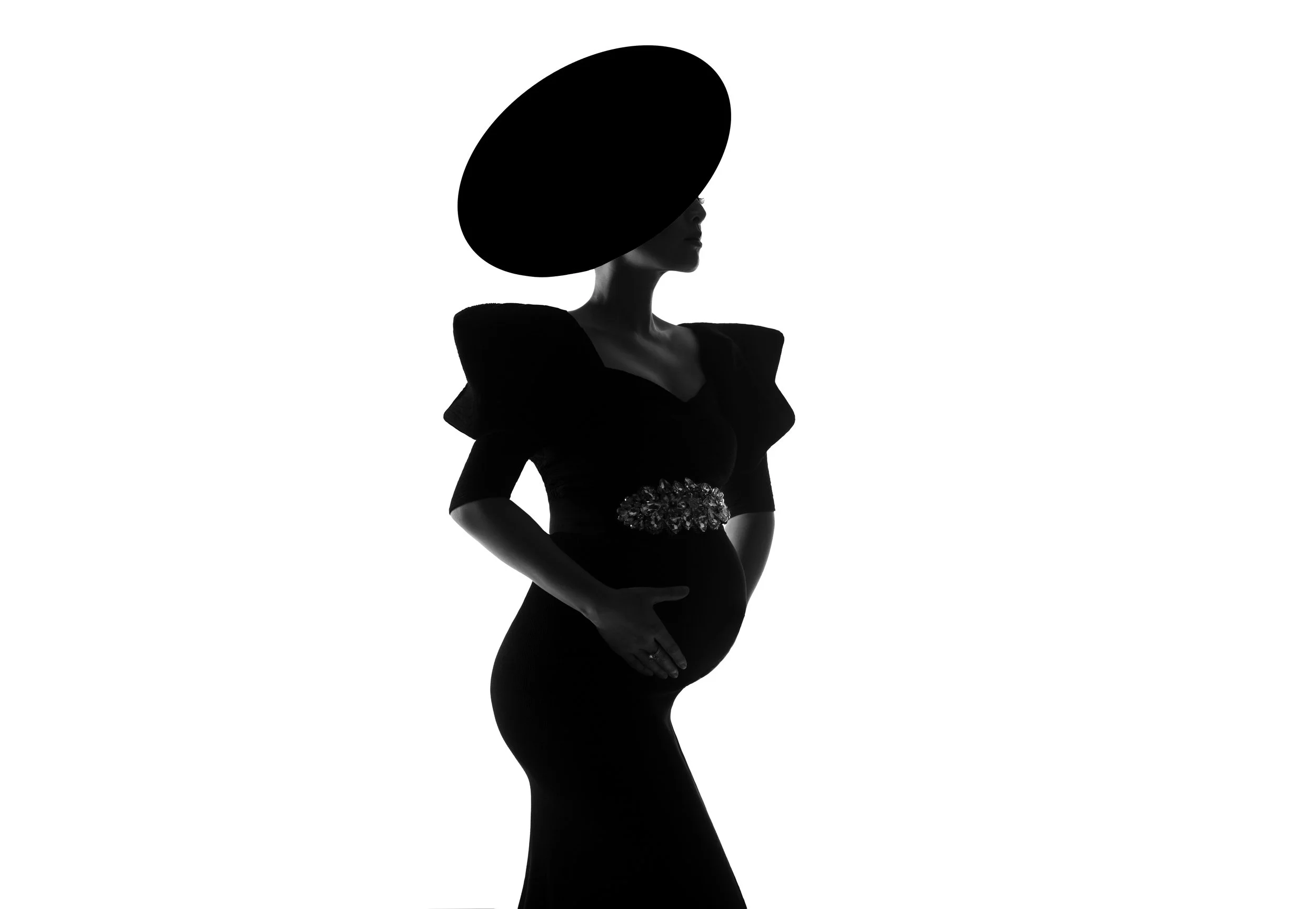 Chic high-fashion maternity photoshoot in Chicago