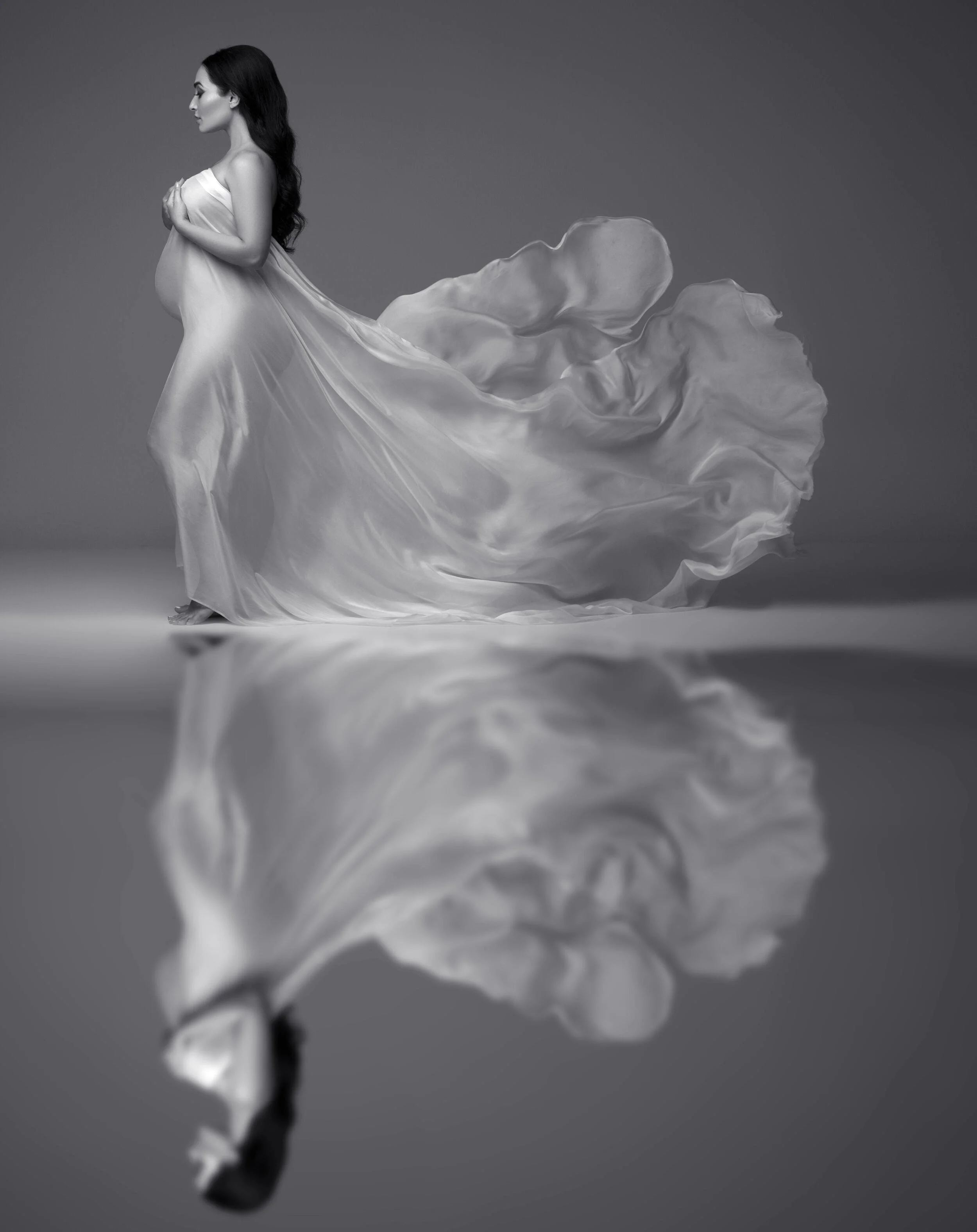 Chicago-Maternity-Photographer-Studio-Flowing-Silk.jpg