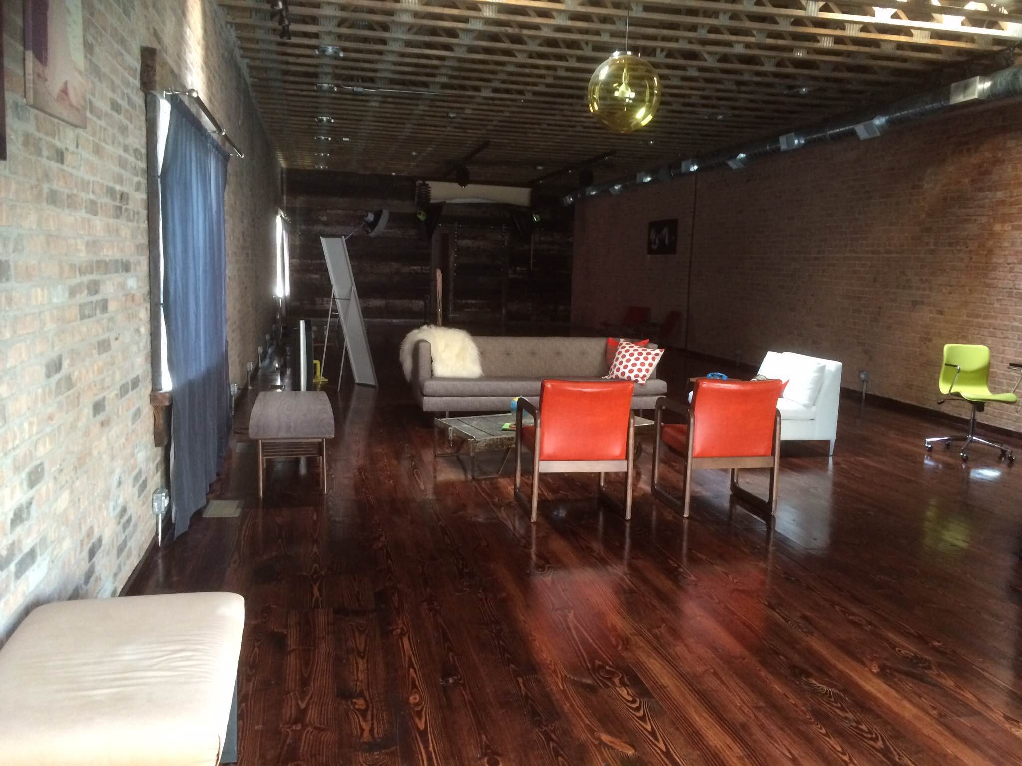 Best Chicago maternity photography studio in Pilsen Art District
