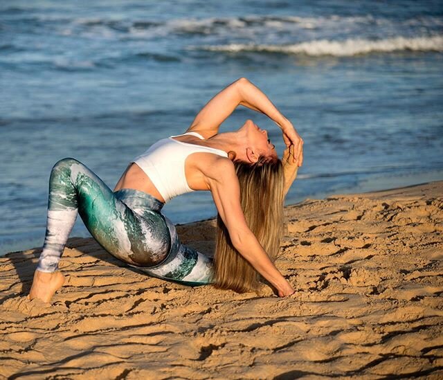 If you want to find the secrets of the Universe, think in terms of energy, frequency and vibration. Nikola Tesla
.
.
.
📸 ✨ @federicocabello ✨ Clothing @wap.activewear ✨