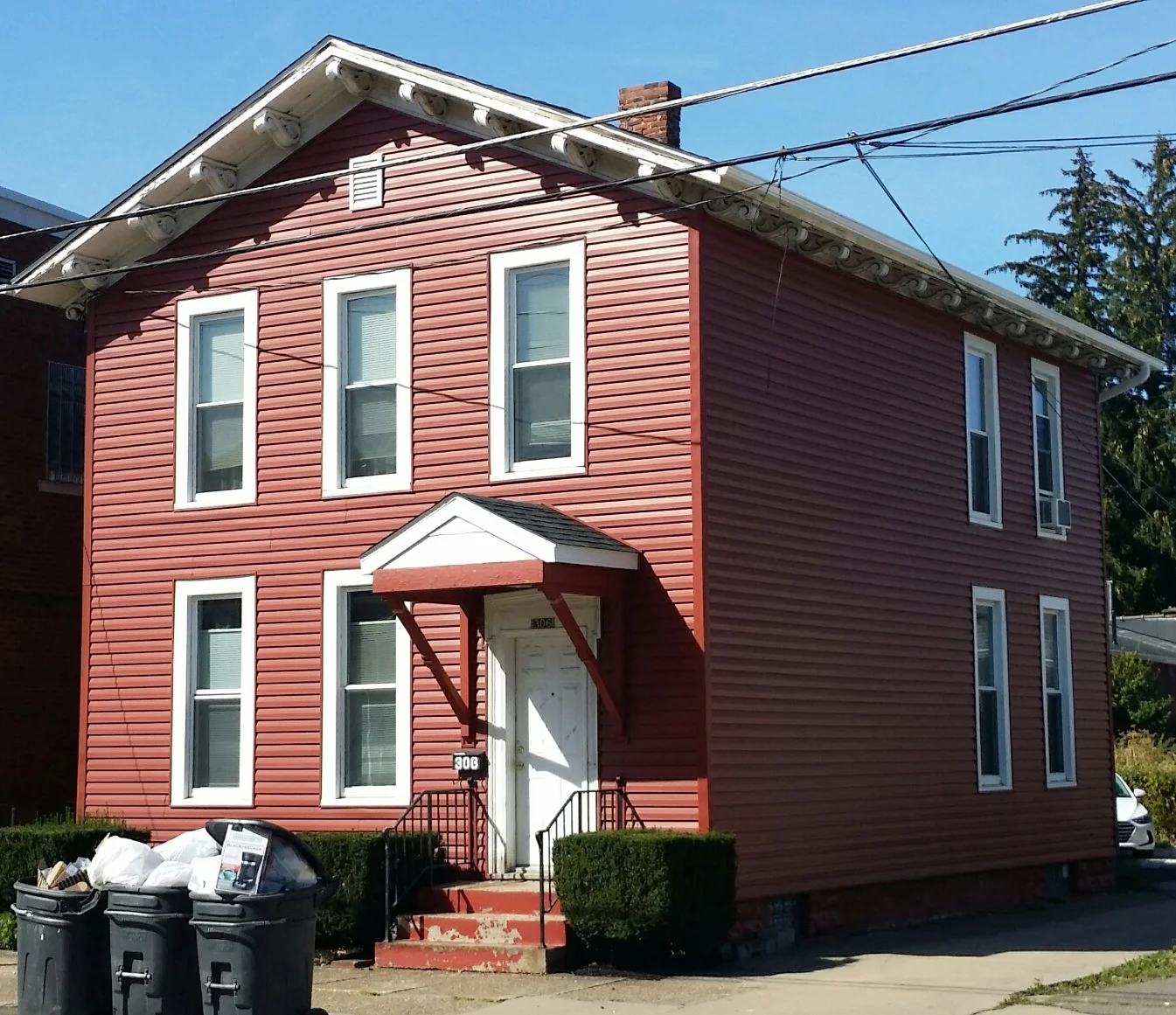 Red house.jpg