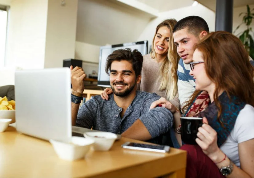 need-to-know-before-renting-a-property-students-searching-for-house-online-e1542018575463.jpg