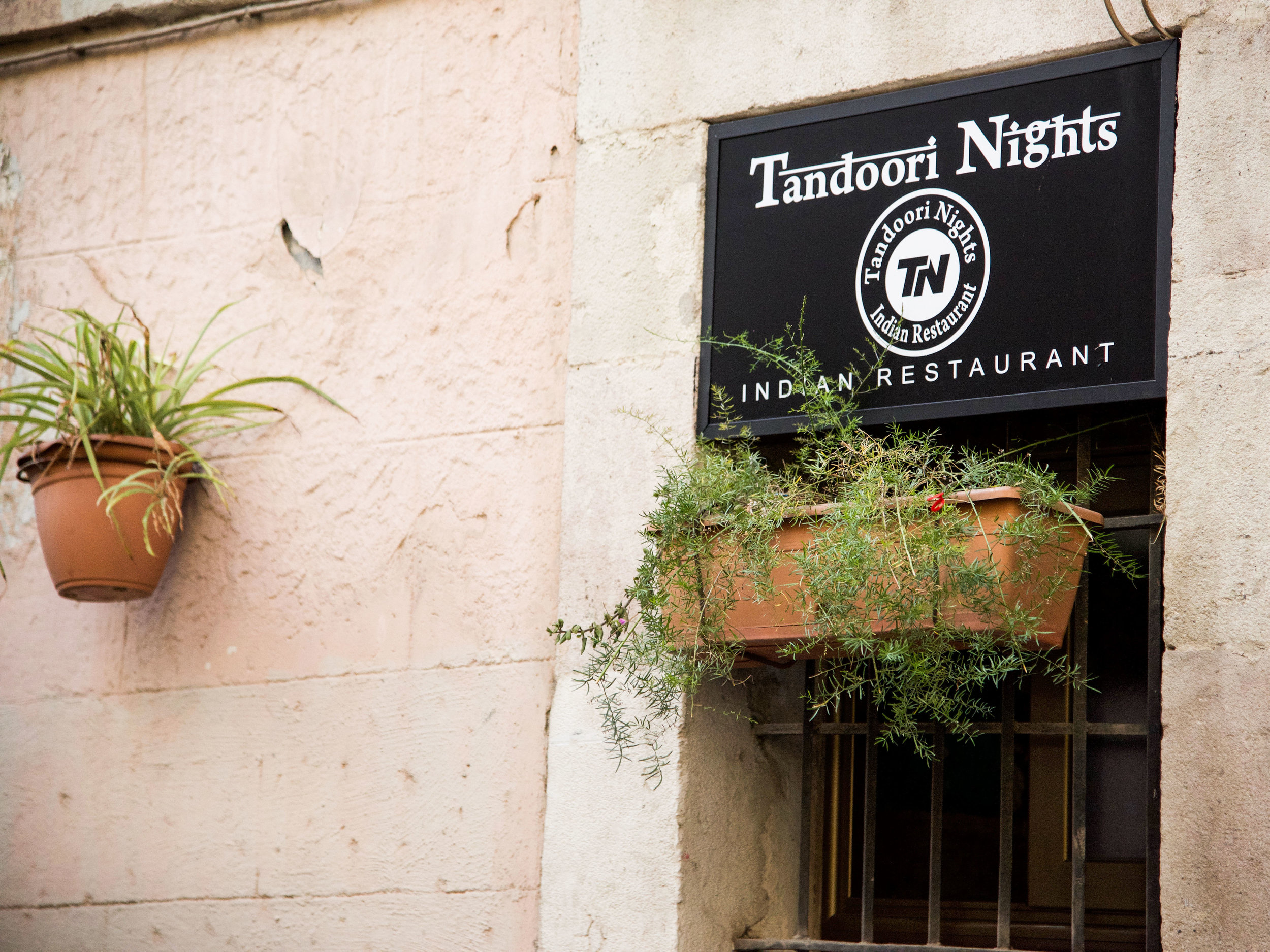 Tandoori-Nights-Barcelona-Spain-Indian-Restaurant-Window.jpg