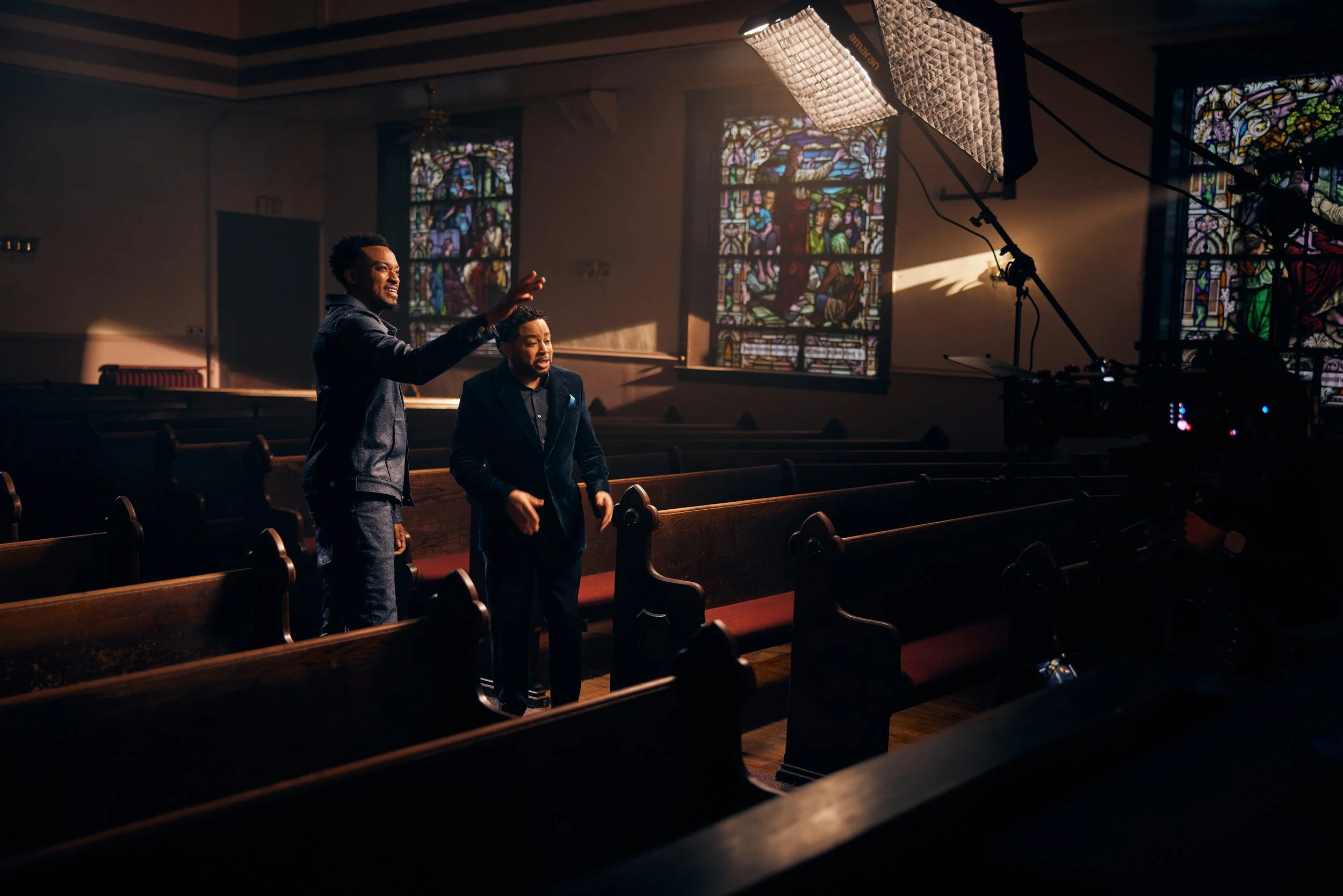 Jonathan McReynolds - Sent Me A King ft. Smokie Norful (Official Music Video)