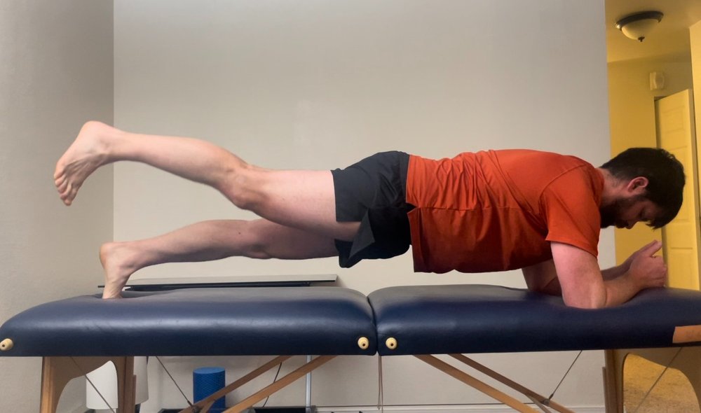 Plank with hip extension: movement