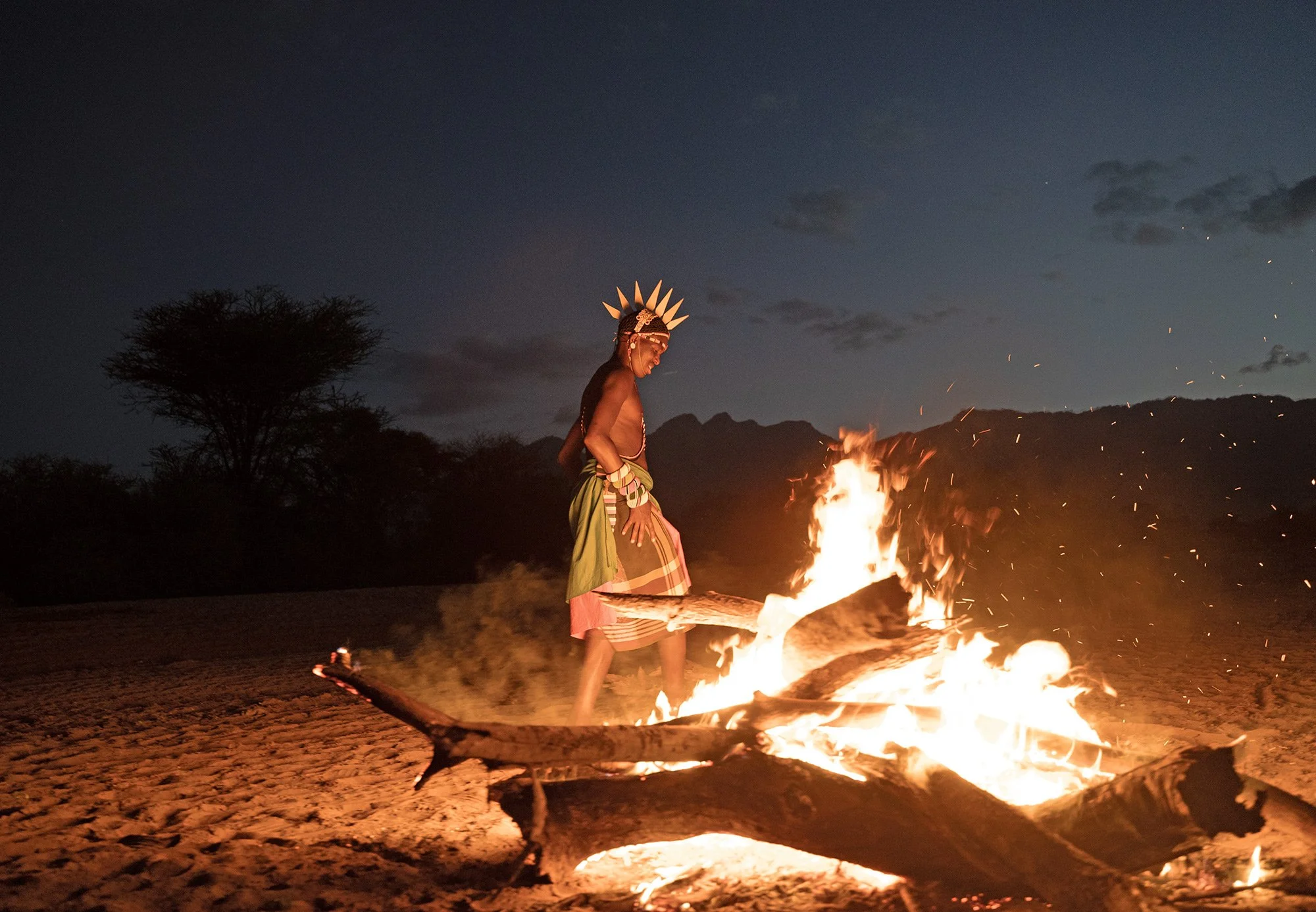 SararaWilderness_FlyCamping_BushDinner_07_web.jpg