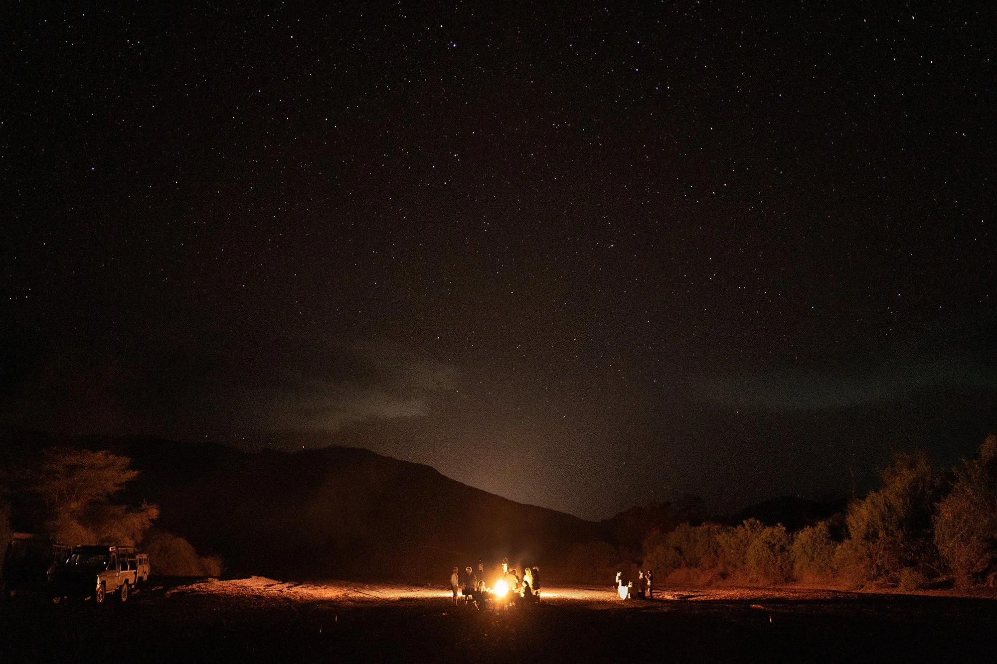 SararaWilderness_FlyCamping_BushDinner_01_web.jpg
