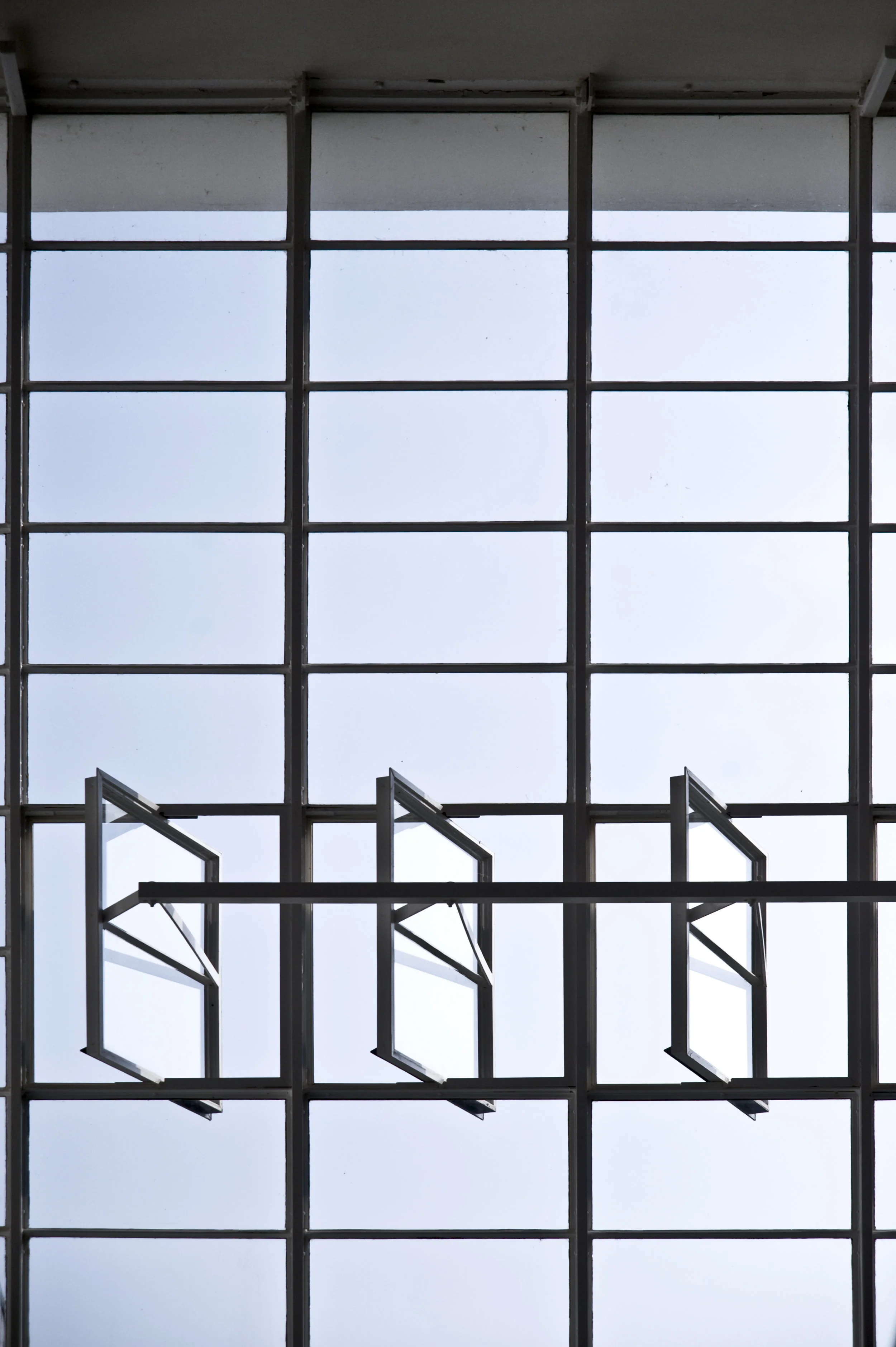 Three Windows, Bauhaus.