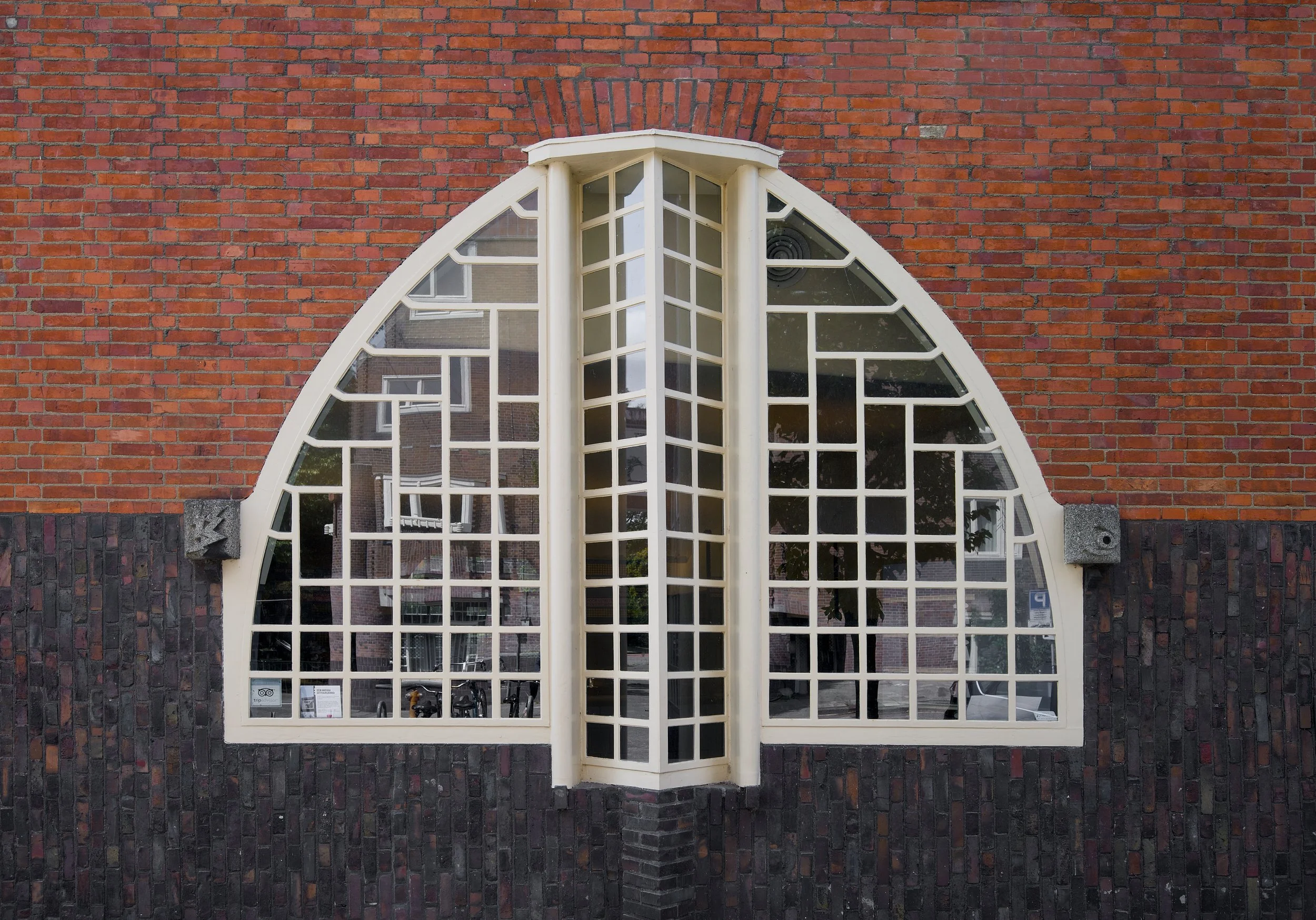 HETSCHIP WINDOW 2.jpg