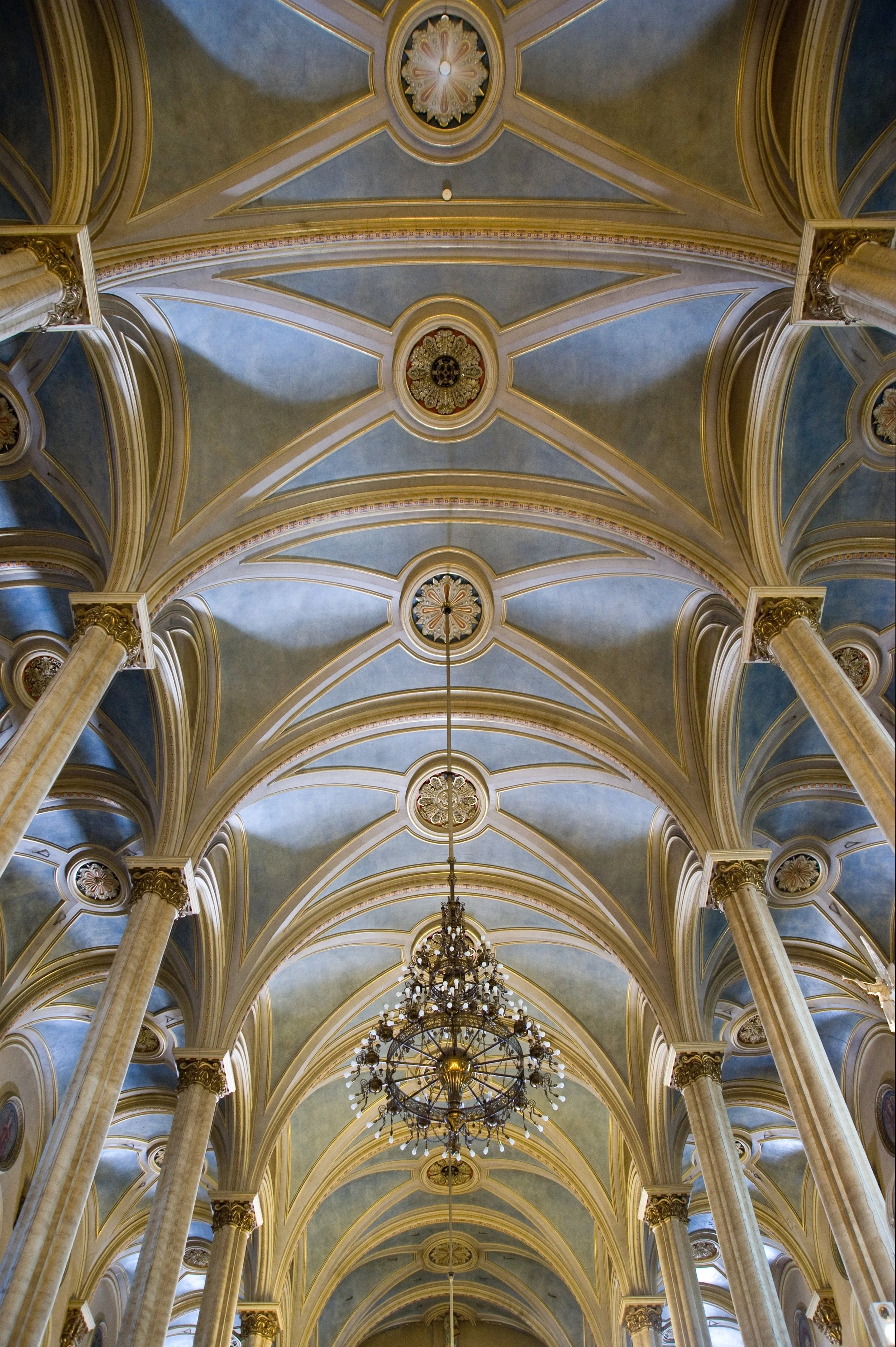 QUEBEC NAVE.jpg