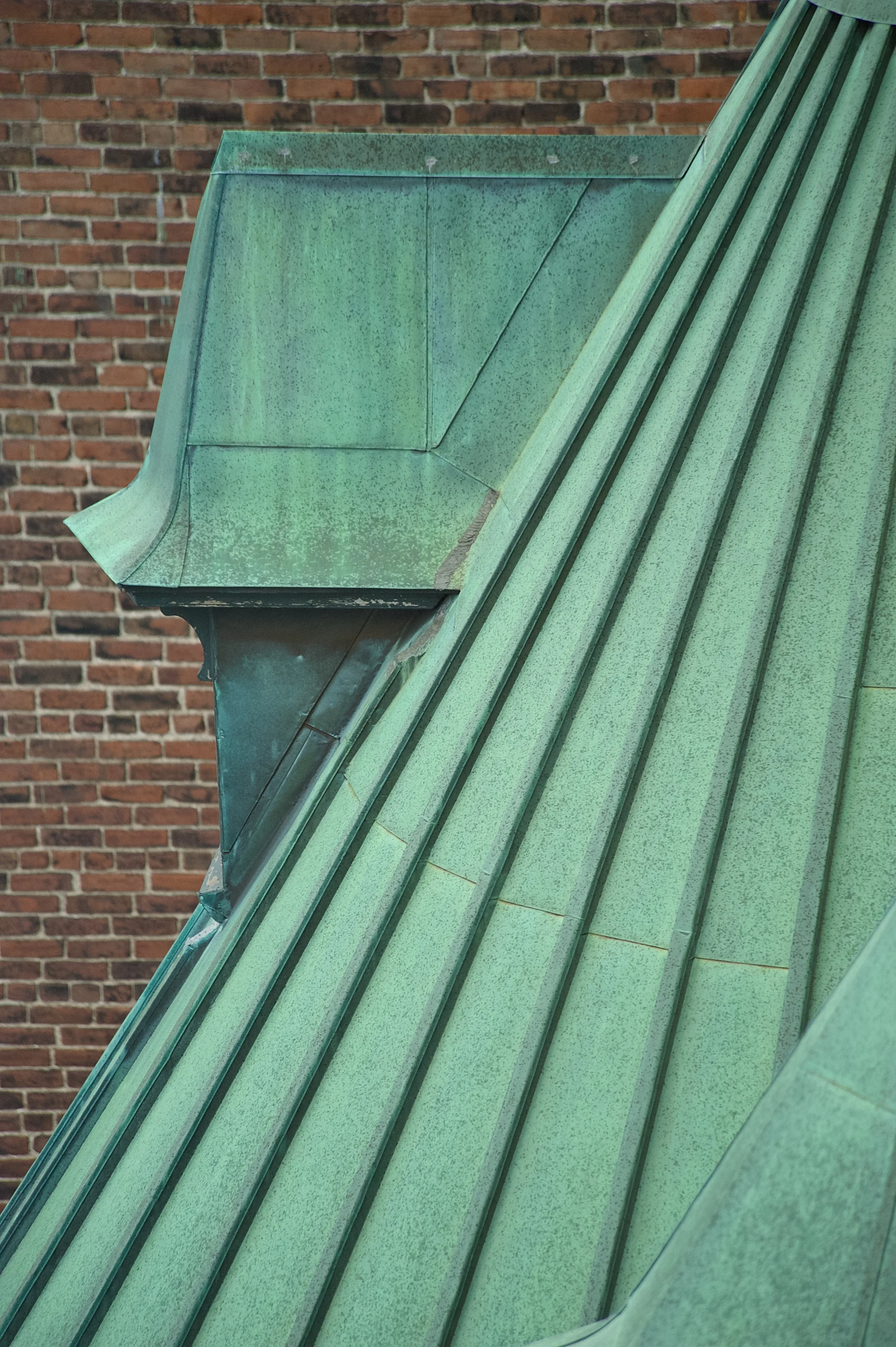 QUEBEC GREENROOF.jpg
