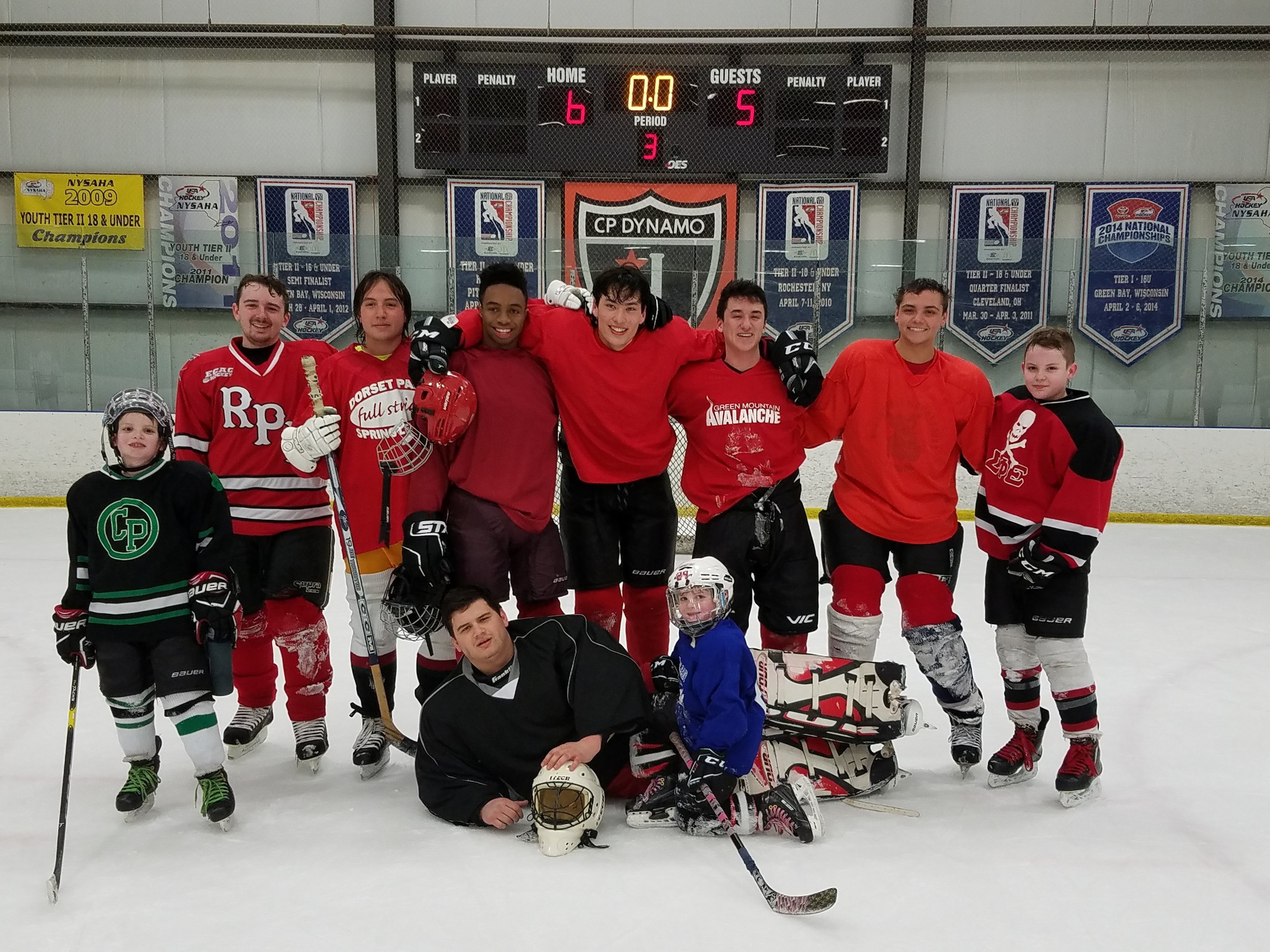 Alumni Hockey 2019 undergrads.jpg