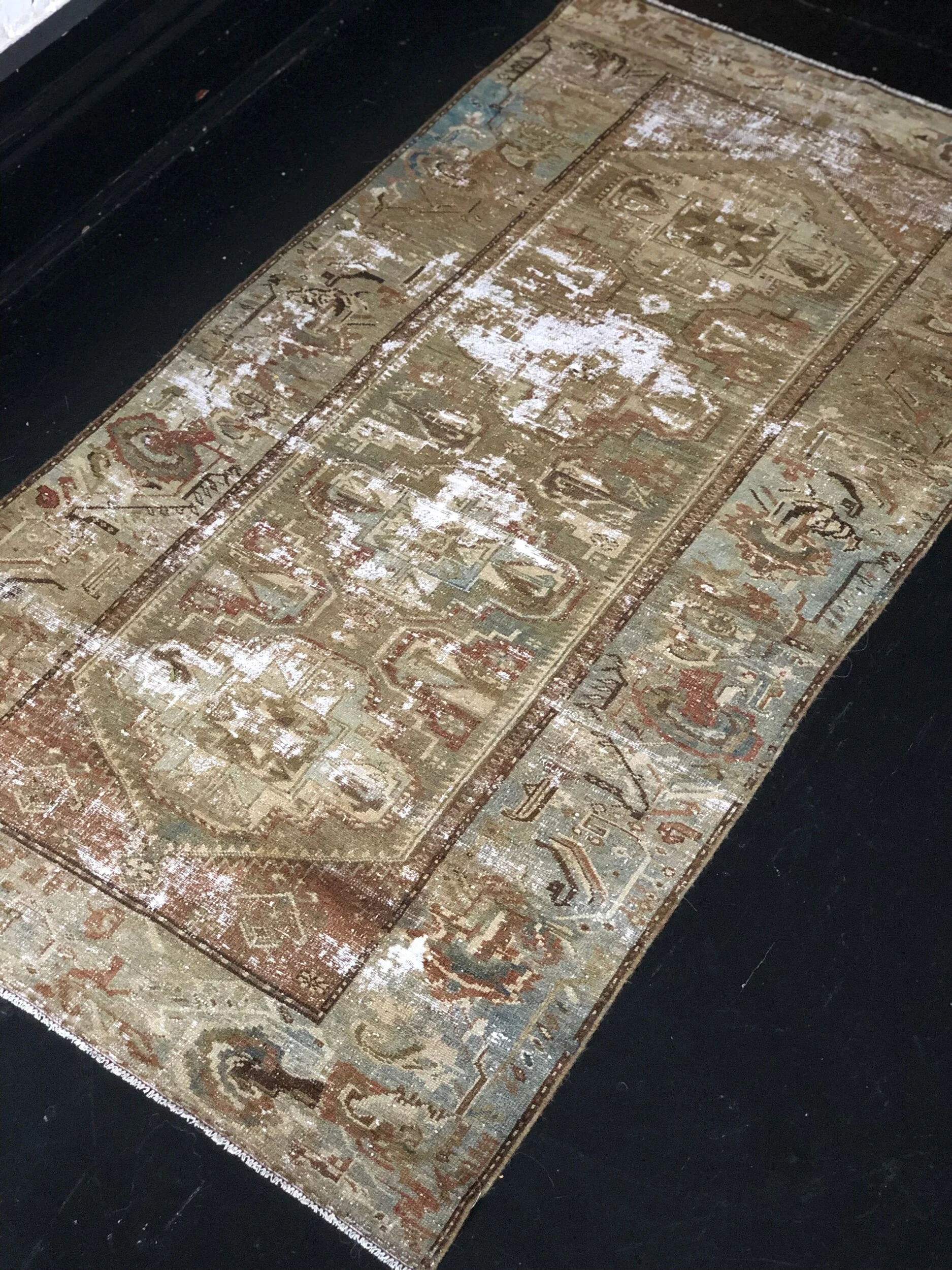 E83248F6-5E47-42C6-B2BC-2795A0B4D3D8