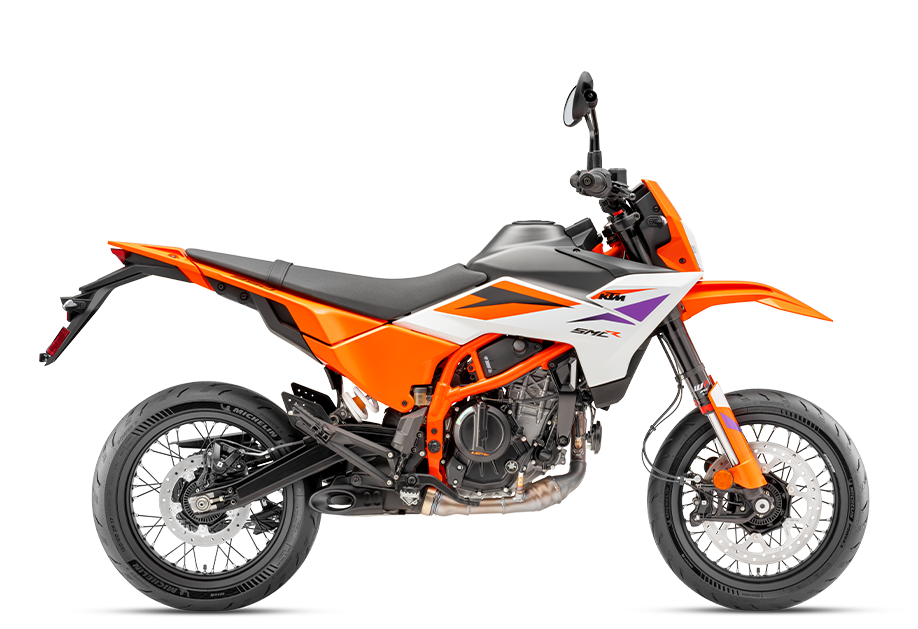 PHO_BIKE_90_RE_Supermoto-KTM-390-smc-r-2025-orange-right-side-studio-image_#SALL_#AEPI_#V1.png