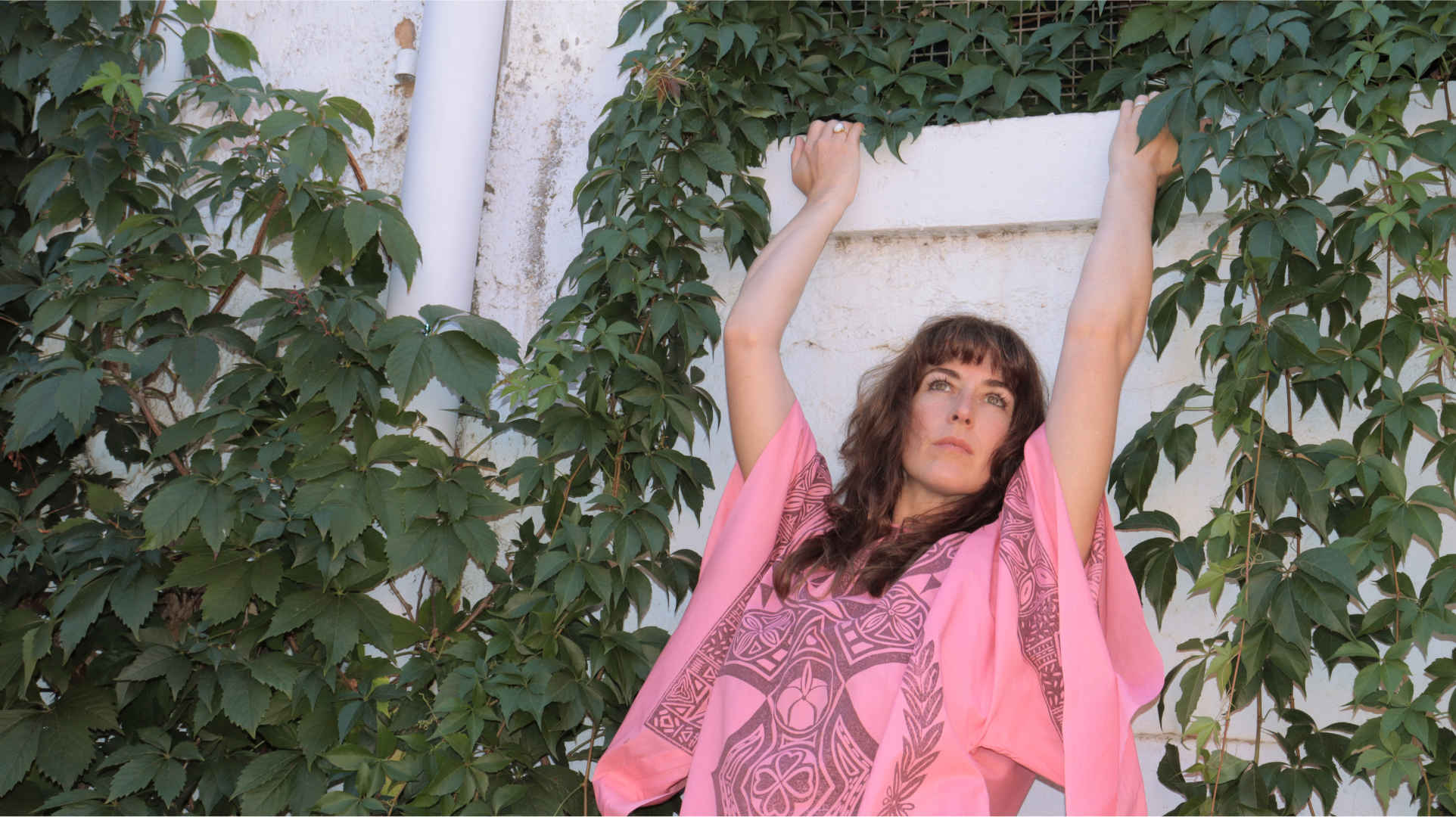NEW SINGLE: Felicity Cripps Band 'Inside A Keyhole' 