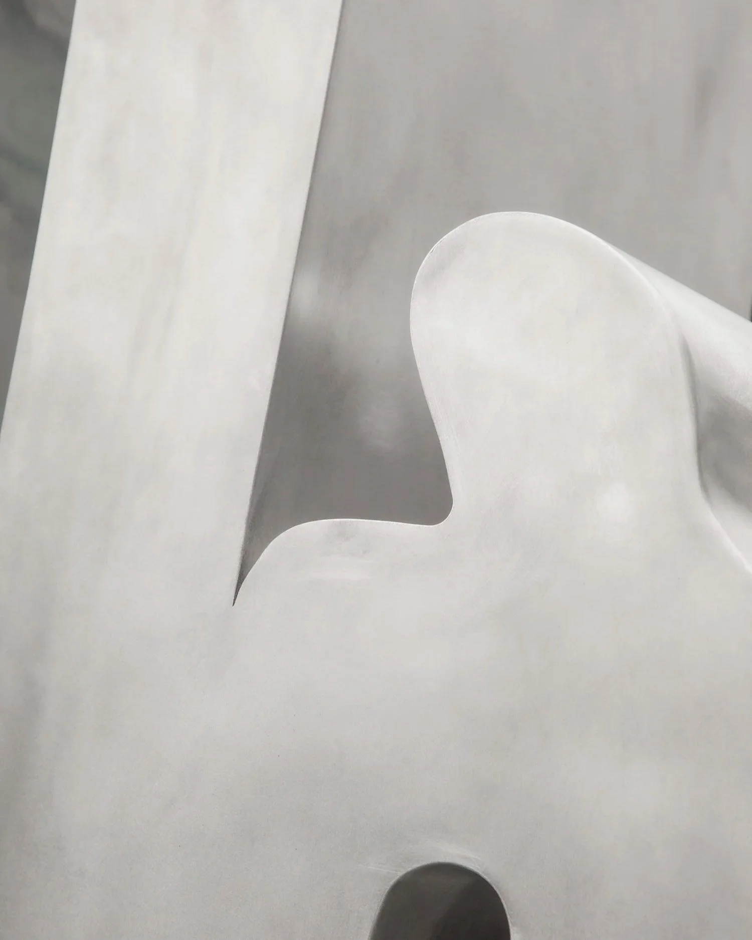  Stainless steel ‘love‘ sculpture for artist Ruben Rojas 