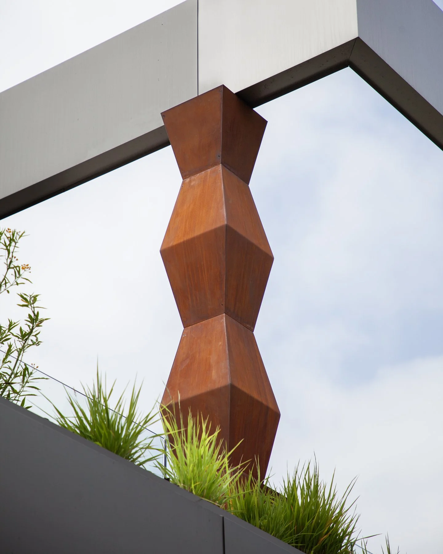 Antonio da Motta: Corten Sculpture