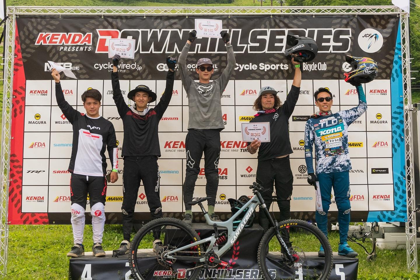 @downhillseries の岩岳ラウンド優勝しました🙌
レースは土日とも晴れで、良い週末でした！

@santacruzbicycles_jp 
@foxracingjapan 
@marui_ltd 
@oakleyjapan 
@sdgcomponents 
@ogawaringyo 
@fujimipanorama_mtb_park 
@ionbike_japan 
@crankbrothers