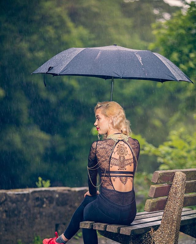 #come #rainorshine #justbringit #lovemyjob another one @kashaf.henna.artistry #project #shoot 
#opusultanphotography #osp #picoftheday #offcameraflash #naturallight #ambiance #rain #umbrella #henna