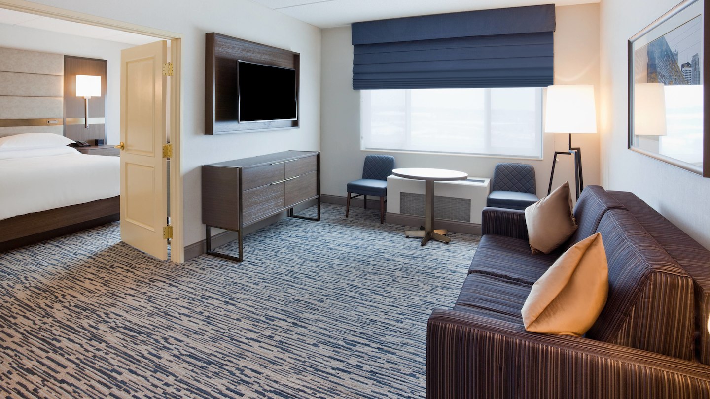 mspsw-suite-living-8712-hor-wide.jpg