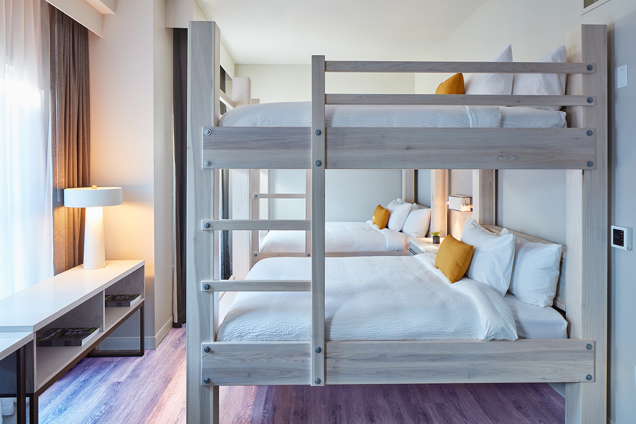 36-STSRI-Queen-Bunks.jpg