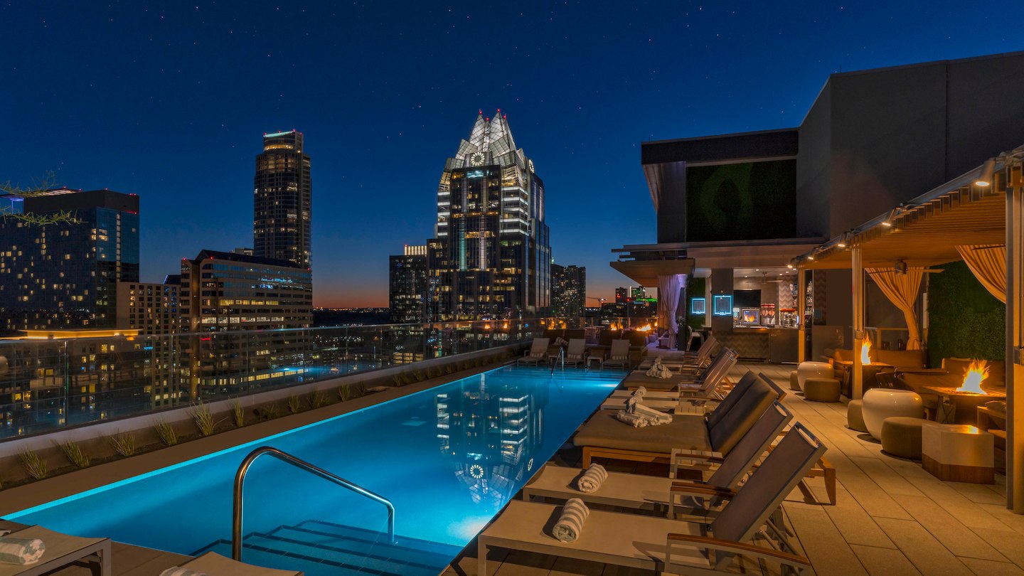 auswi-azul-rooftop-4268-hor-wide.jpg