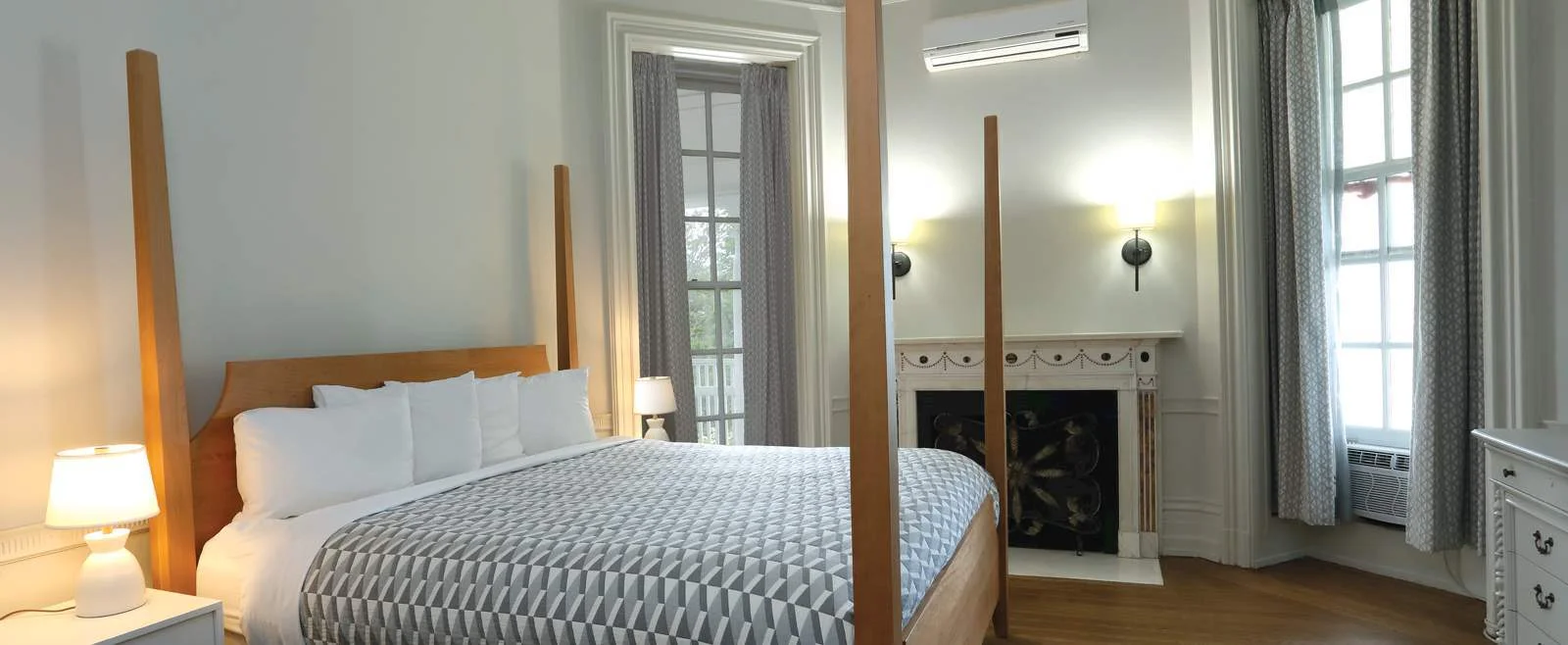 king-house-mansion-room_1.jpg